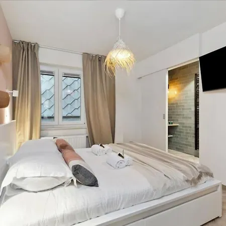 Albane - Modern 2 Slaapkamer Lejlighed *