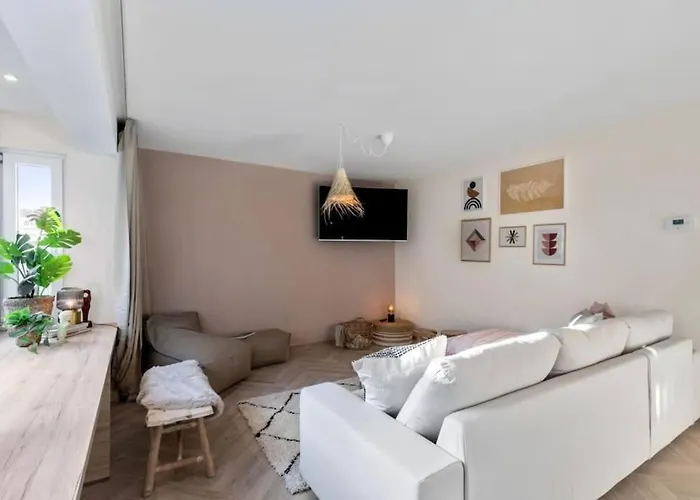 Albane - Modern 2 Slaapkamer *