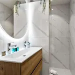 Albane - Modern 2 Slaapkamer Apartman *